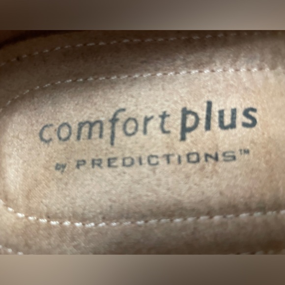 Black leather Mary Jane’s. Custom Plus by Predictions in Size 10. - Picture 5 of 7